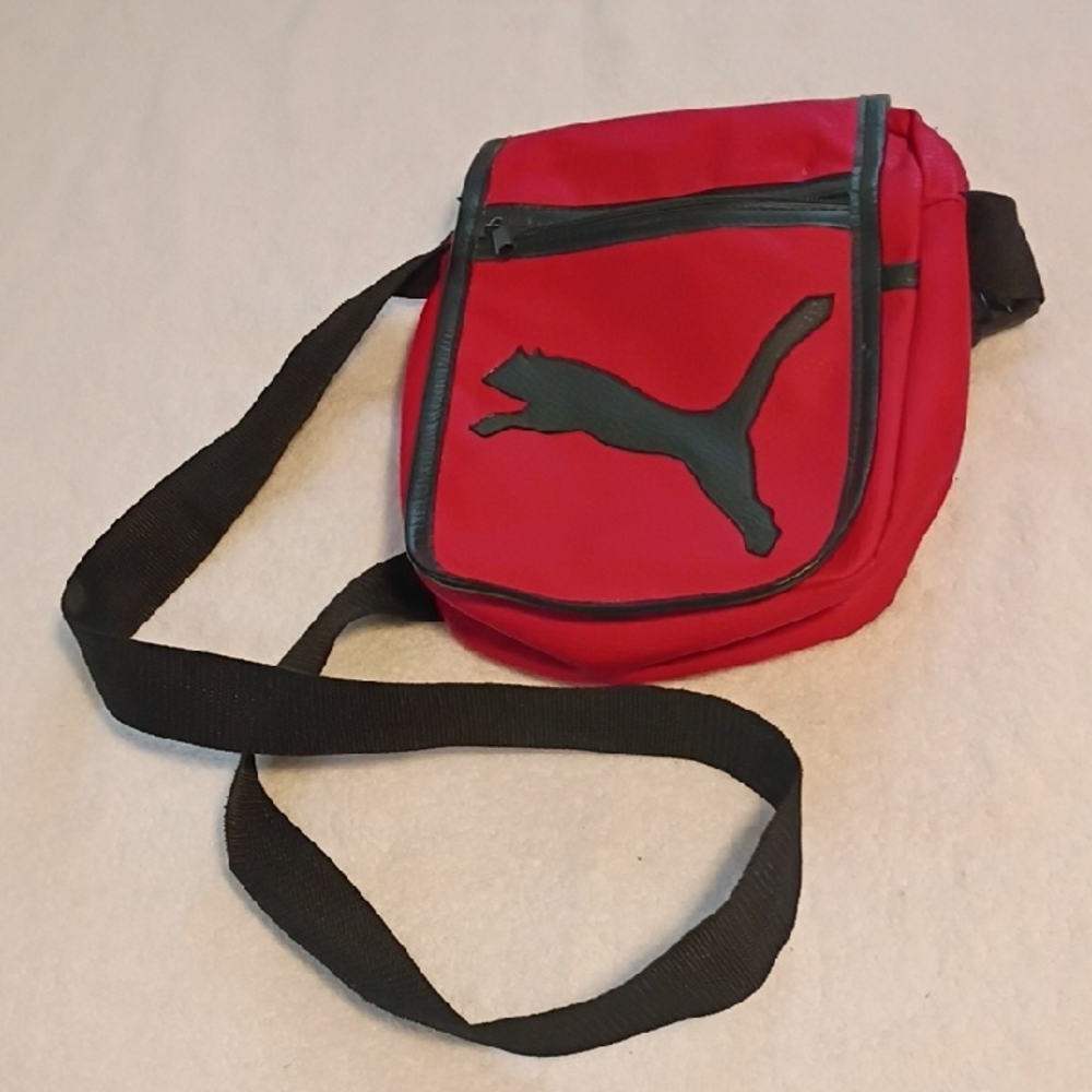 Puma Dynamic Red and Black Messenger Bag